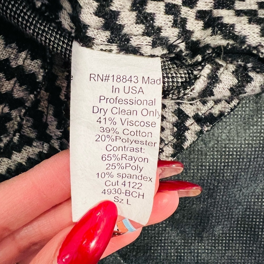 🔥People like Frank Black and White Chevron Women's Jacket🔥 - Picture 6 of 6